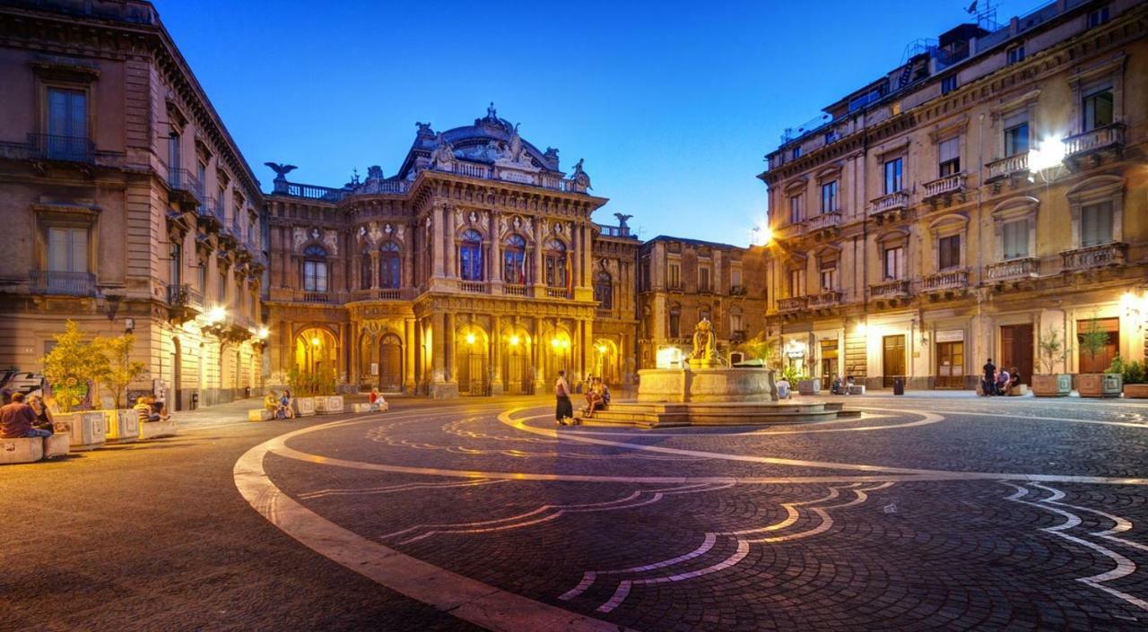 Апартаменты Mansarda In Palazzo D'Epoca Катания Экстерьер фото